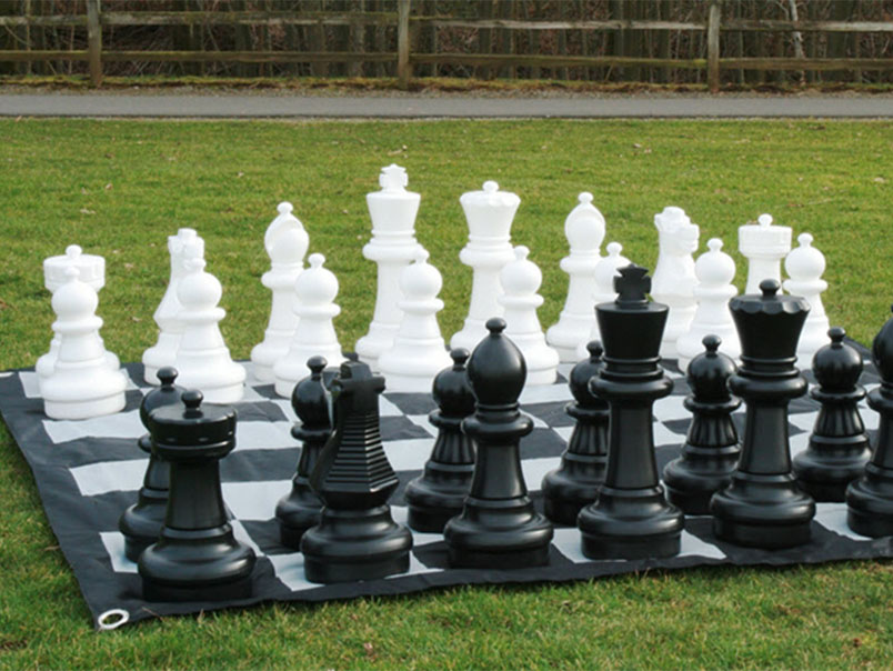 giant chess 1